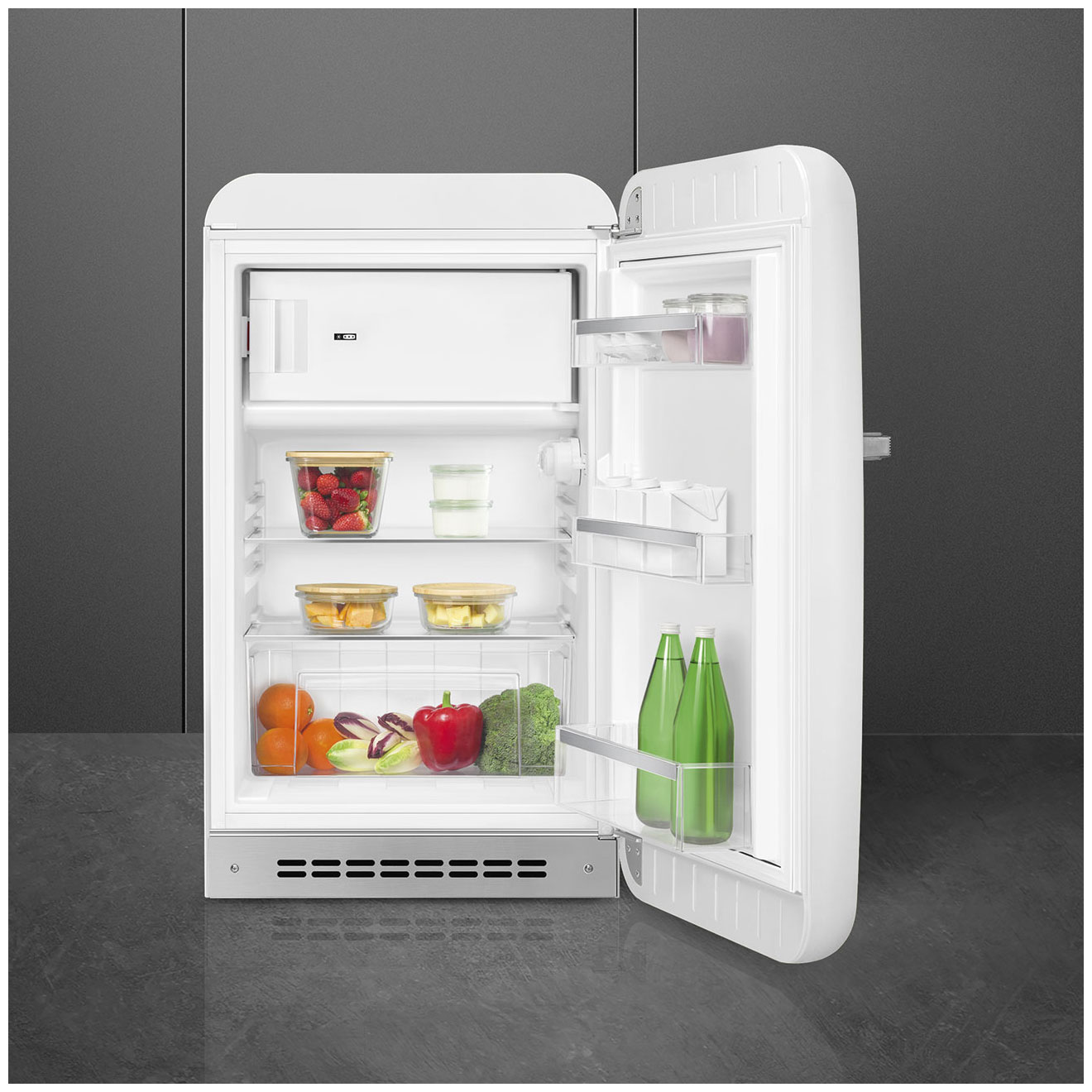 картинка Отдельностоящий холодильник Smeg FAB10RDSN5 Snoopy 