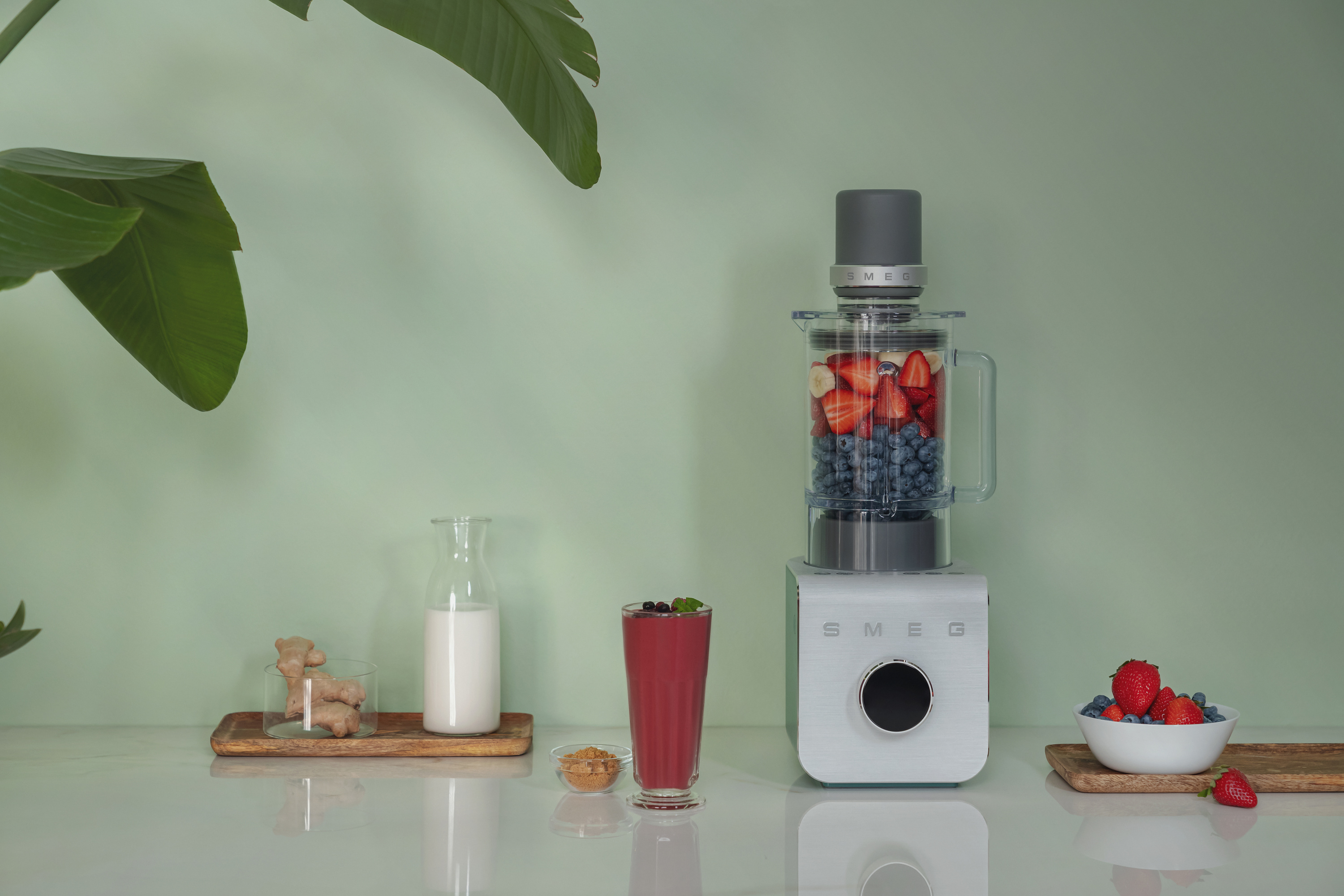 картинка Блендер Smeg BLC02EGMEU 