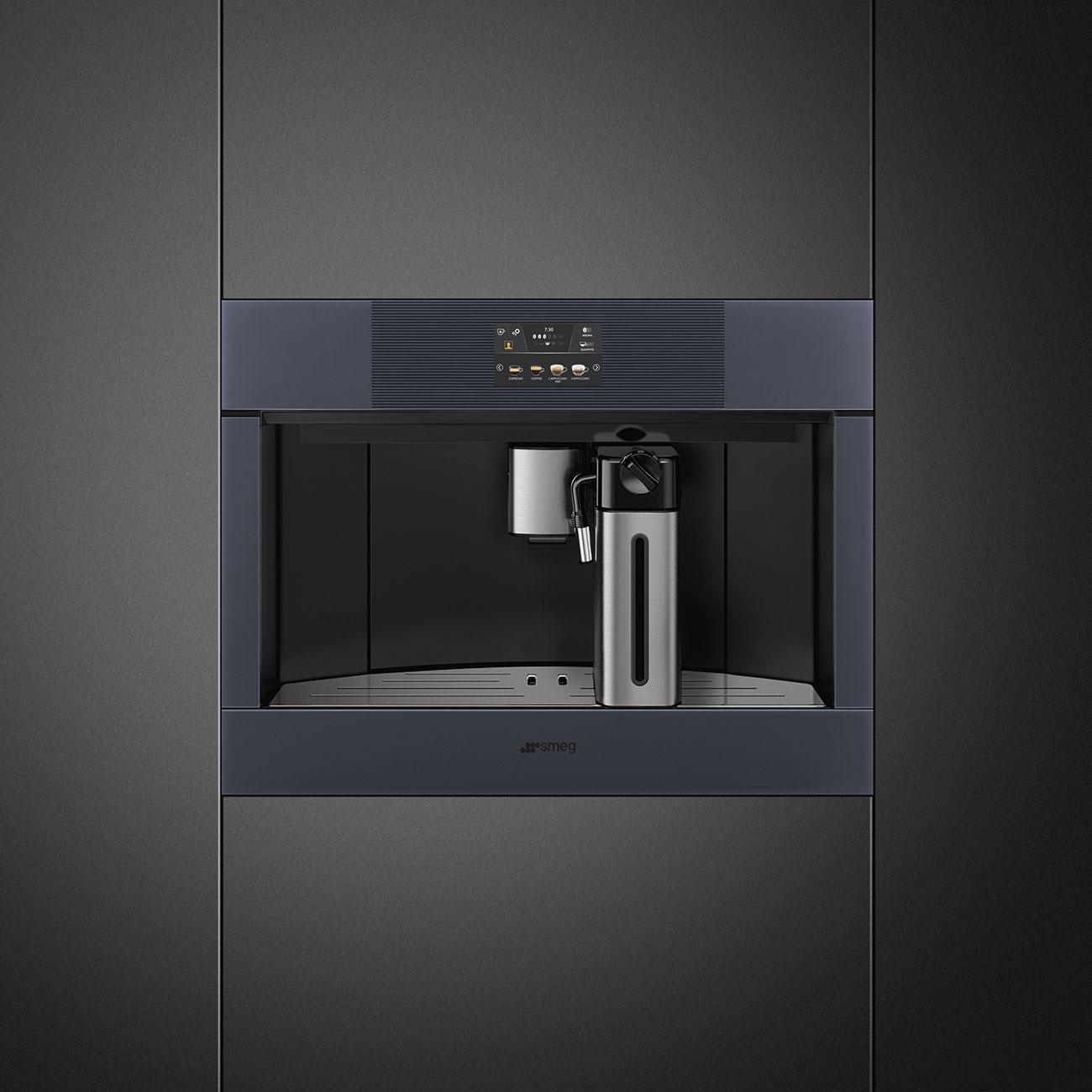 картинка Кофемашина Smeg CMS4303XRU 