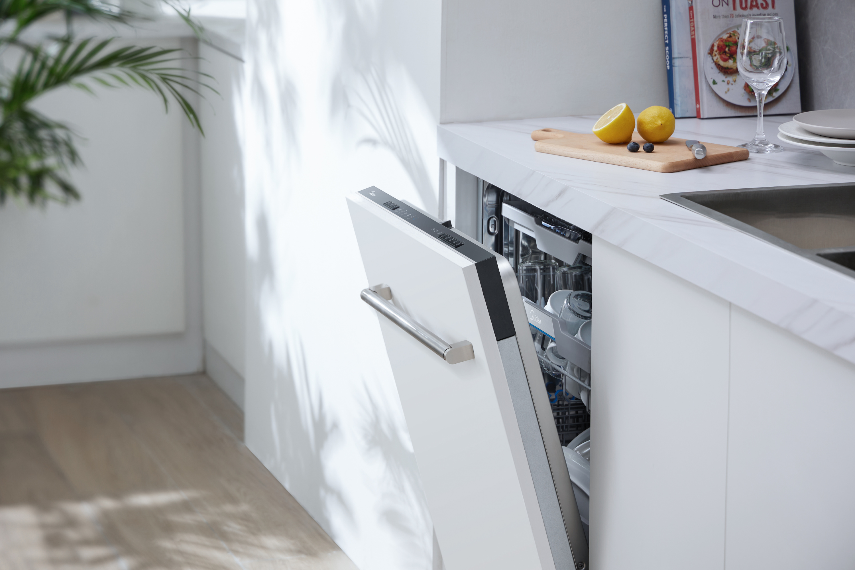 картинка Встраиваемая посудомоечная машина Midea MID60S340i 