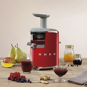 картинка Соковыжималка Smeg SJF01RDEU 